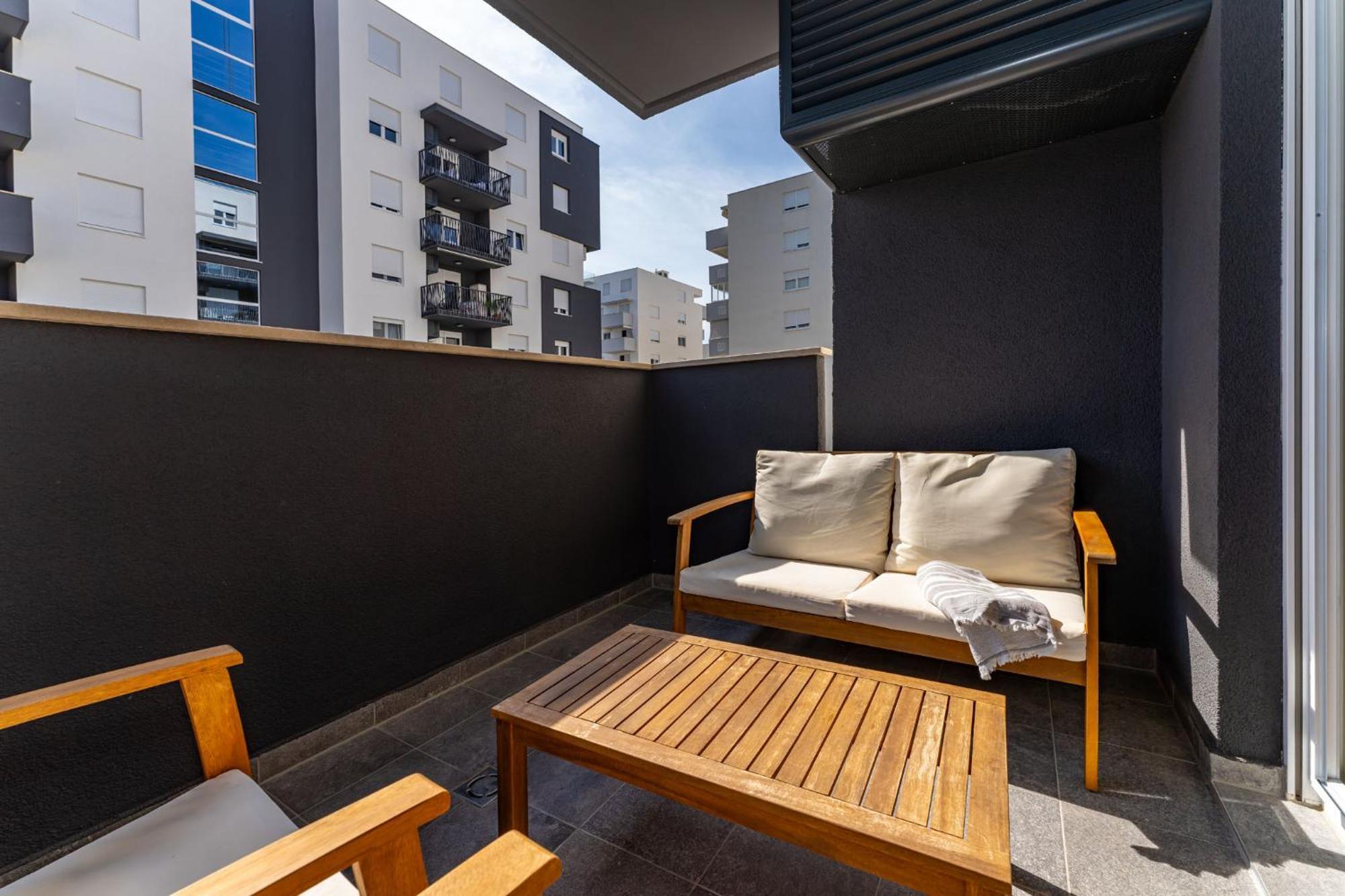 Flora & Dita With Free Parking Apartment Zadar