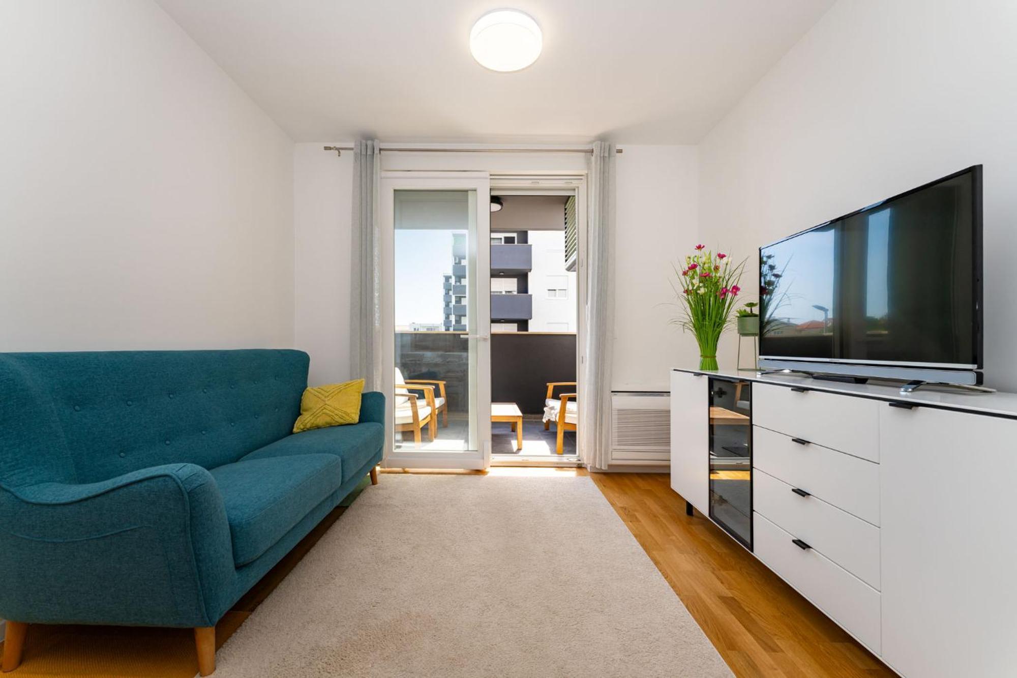 Flora & Dita With Free Parking Apartment