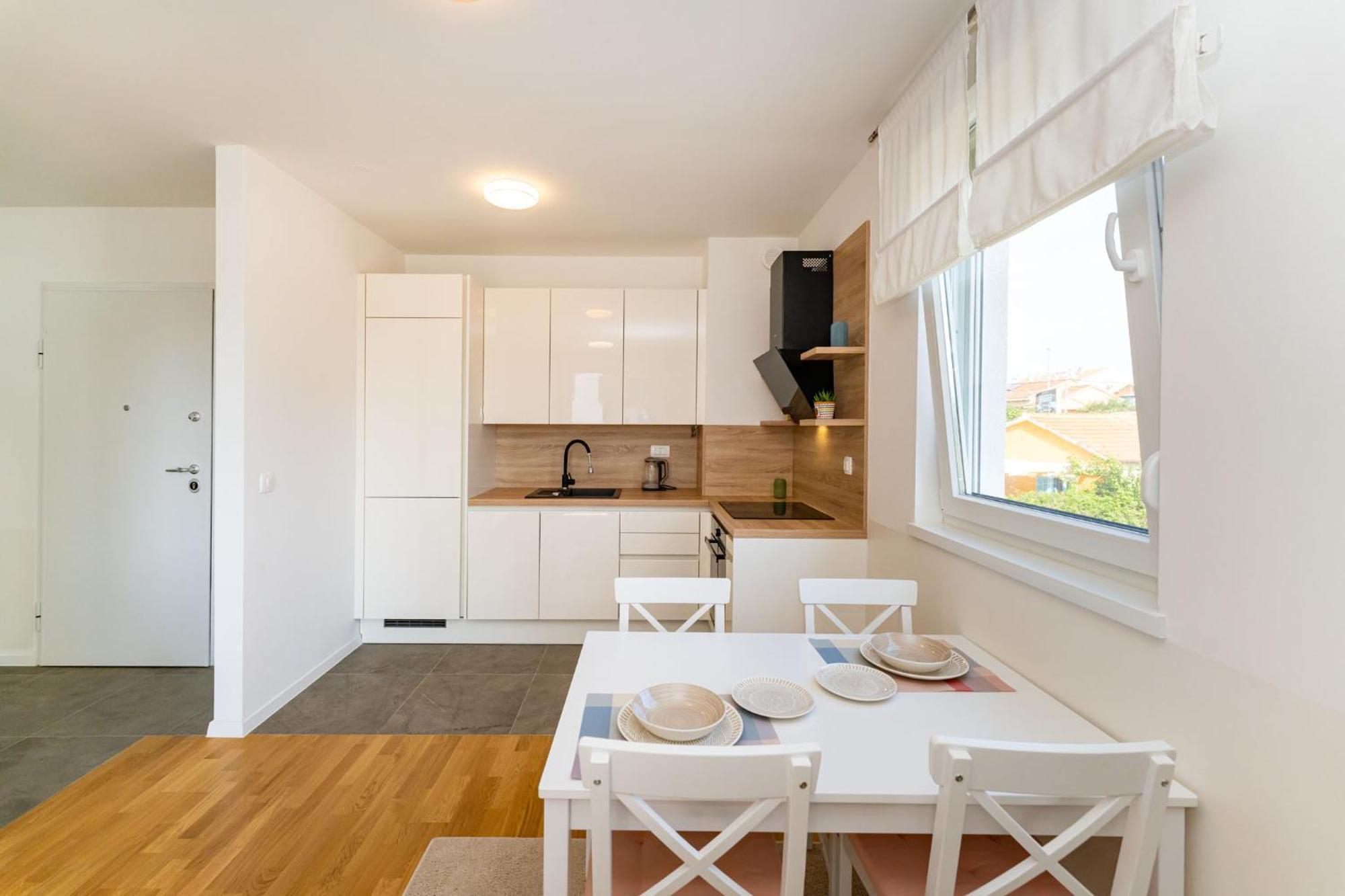 Flora & Dita With Free Parking Apartment Zadar