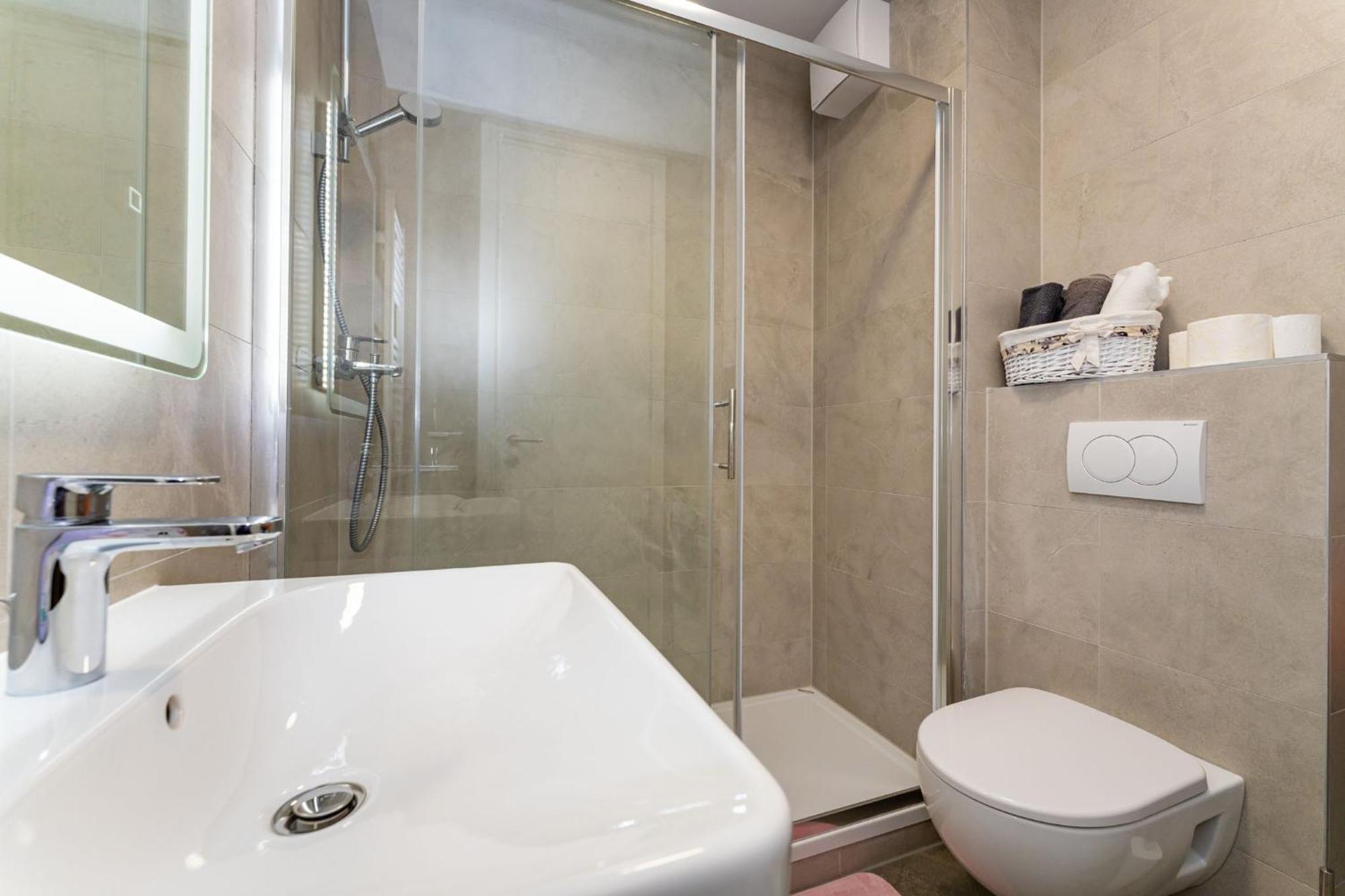 Apartmán Flora & Dita With Free Parking *